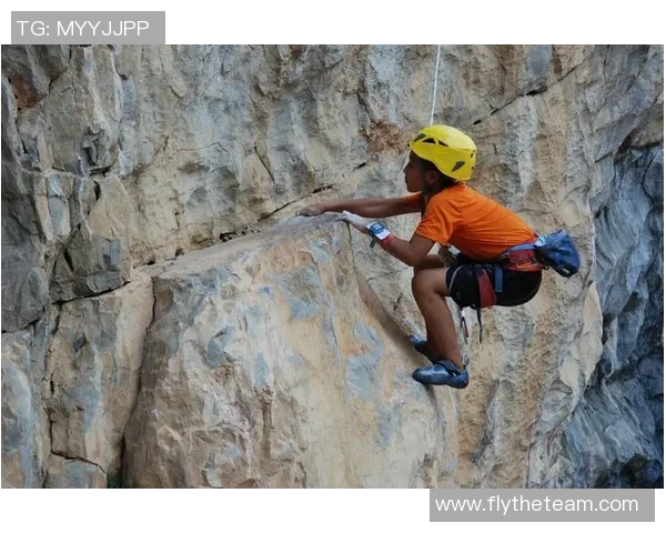 上海攀岩队区域防守策略解析与攀岩热点发展趋势探讨 上海攀岩队区域防守策略解析与攀岩热点发展趋势探讨